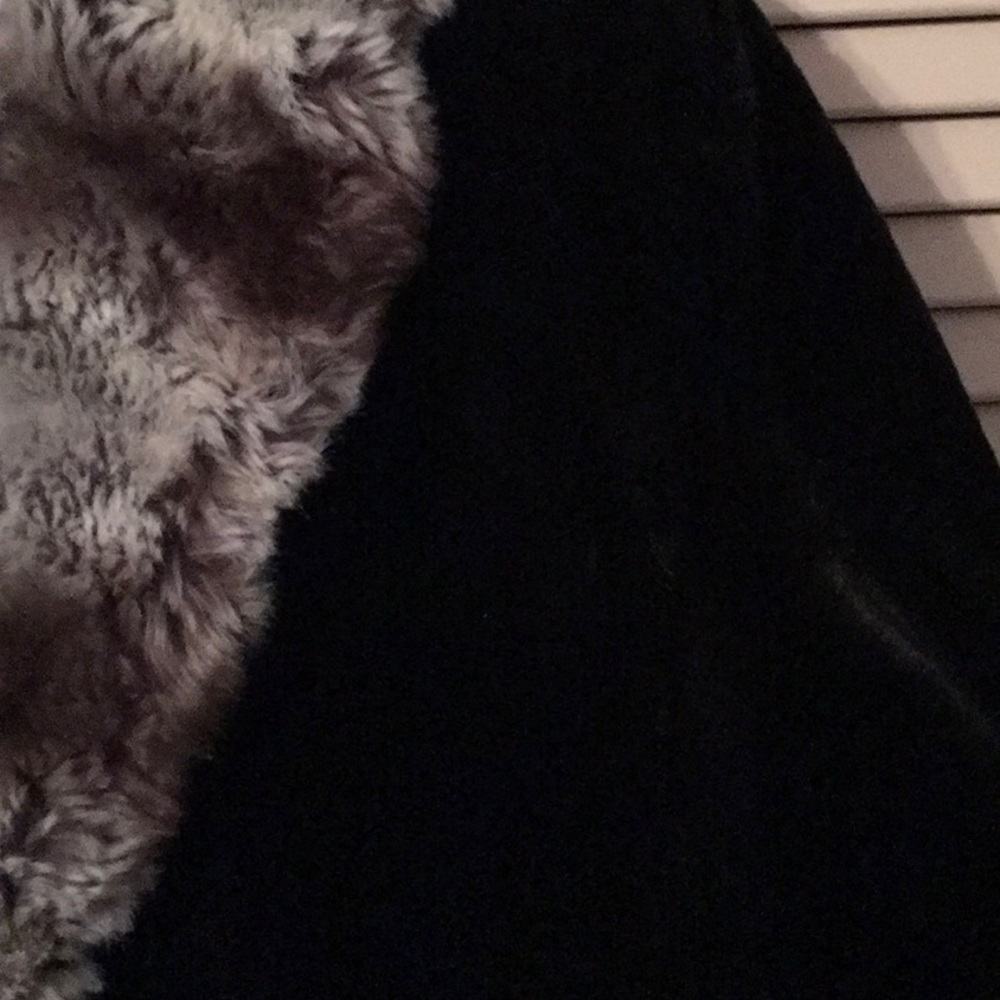 EUC,PAMELA MCCOY,FAUX FUR SHERRED BLACK MINK, FAUX CHINCHILLA COLLAR,SIZE LARGE - Picture 7 of 8